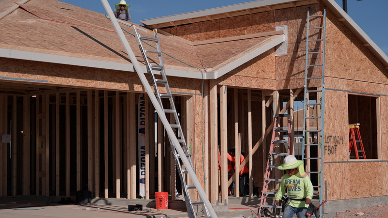《雲過無雨》前往美國亞利桑那州鳳凰城太陽谷，觀察台積電在當地設廠後對房地產、地景產生的影響。（劇照提供／蘇郁心）