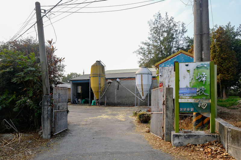 廖一峰描述當時牧場門口被大小媒體圍堵，採訪電話湧進廖家，他跟爸爸廖金聲說，就不要接電話了。（攝影／柯采瑜）