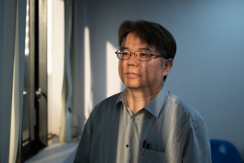 能源署副署長陳崇憲指出,電網端儲能已提前達成2025年政策目標,未來是否需要持續擴張,仍須回到電力系統實際需求評估。而針對儲能案場抗議,他表示政府會把關安全、消防應變與設置程序等規範,讓居民有充分知情、將風險降到最低。(攝影/謝佩穎)