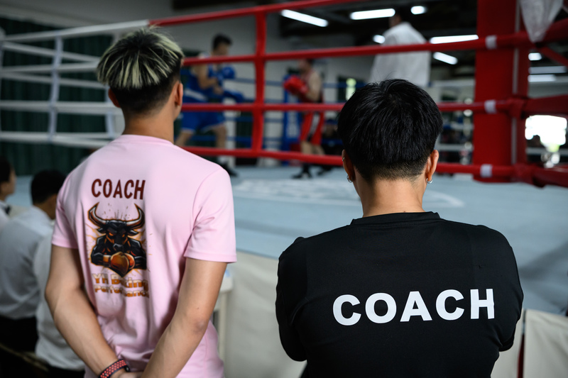 綜合實務跟醫學侷限下，選手及教練皆須提升風險意識。教練更是最能長期觀察選手狀態的人，當選手在擂台上眼神失焦或失去自我保護能力時，場邊教練須果斷拋毛巾終止比賽。（攝影／黃世澤）